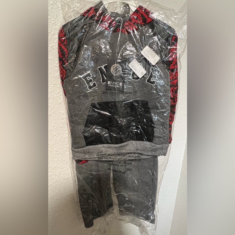 NWT ENCYE Set